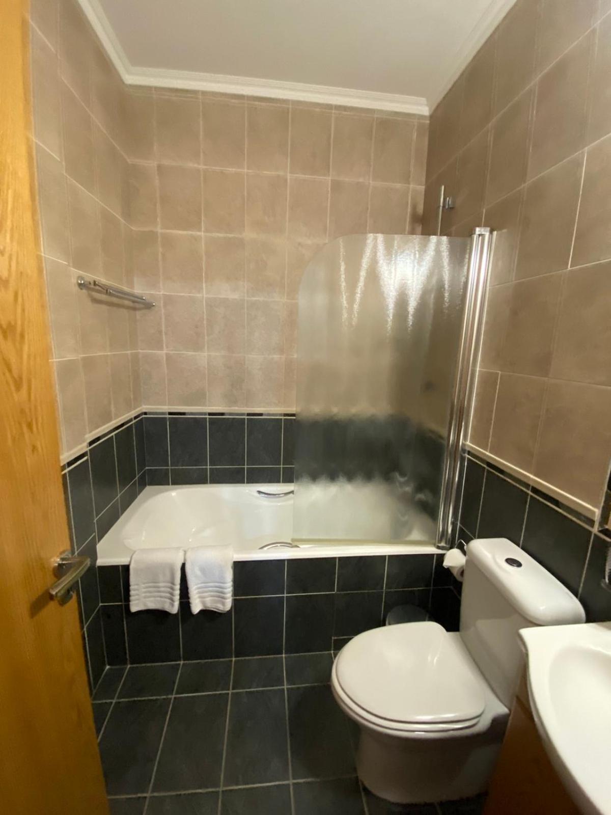 2 Bedroom Apartment, Zygos Centre Block D - By Imh Travel & Tours Paphos Luaran gambar